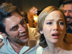 Phim kinh dị của Jennifer Lawrence gây phản ứng trái ngược ở LHP Venice