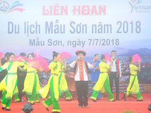 Khai mạc Liên hoan Du lịch Mẫu Sơn 2018