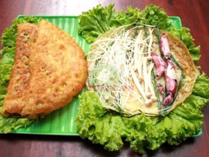 Bánh xèo mực - món ăn lạ mà quen đốn tim du khách tới Nha Trang