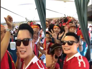 Hoàng Bách cùng "rừng" fan đỏ rực sang Indonesia cổ vũ U23 VN