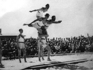 Olympic 1944 - Thế vận hội trong vòng dây thép gai