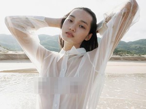Chi Pu phải "thua" học trò 20 tuổi của Võ Hoàng Yến chụp ảnh với áo sũng nước