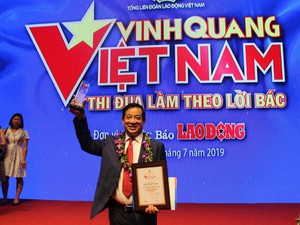 Cục Quản lý Khám chữa bệnh nhận giải thưởng "Vinh quang Việt Nam"