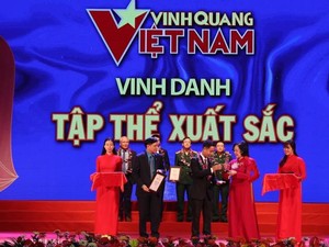 Vinh quang Việt Nam: Tôn vinh những tấm gương thi đua làm theo lời Bác