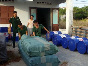Đà Nẵng: Phát hiện ổ sản xuất hàng nghìn lít dầu nhớt giả
