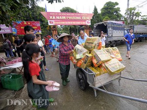 Bí thư Hà Nội xuống đường dọn rác sau siêu bão Yagi- Ảnh 7.