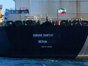 Siêu tàu chở dầu Iran "biến mất" khi bị tàu Mỹ bám đuôi ngoài khơi Syria