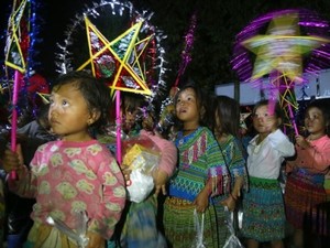 Lào Cai: Đêm hội trung thu của người Mông bản Giàng