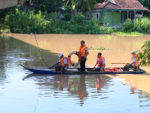 Đồng Tháp: Sẵn sàng ứng cứu khi lũ dâng cao, tai nạn chìm xuồng