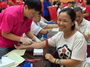 Cựu học sinh Hà Nội niên khoá 1995-1998 hiến máu tình nguyện: Tình bạn là động lực chia sẻ