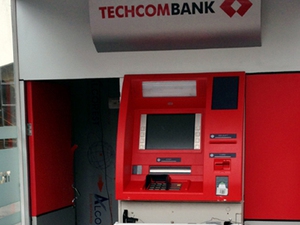 Quảng Ninh: Lợi dụng bão dữ, phá ATM trộm tiền