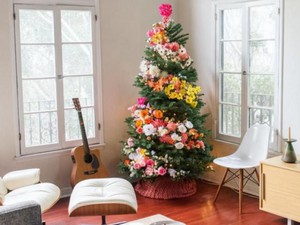 Làm cây thông Noel kết hoa lộng lẫy cho mùa Giáng sinh