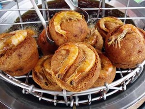 Thơm, giòn bánh cống Khmer Nam Bộ