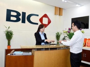 BIC chi trả hơn 800 triệu đồng tiền bảo hiểm người vay vốn cho khách hàng tại Hà Tĩnh