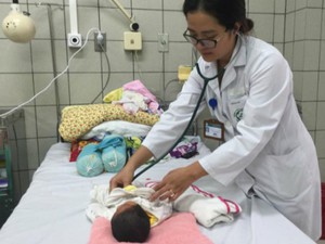 Nhiều bé sơ sinh Bắc Ninh xuất viện sau 10 ngày bị sốc nhiễm khuẩn
