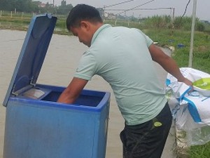 Nuôi gà Đông Tảo nhìn chỉ thấy cặp chân tú hụ, bê lên nặng trịch, hễ bán là 8X Ninh Bình bắt mỏi tay - Ảnh 12.