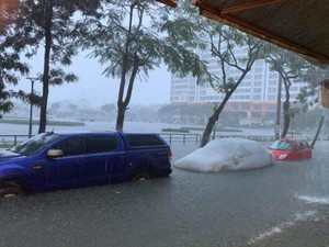 Đà Nẵng: Mưa ngập chưa từng có, toàn bộ HSSV nghỉ học thứ Hai