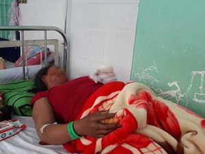 Nổ đầu đạn 9 người bị thương: Phút kinh hoàng của người mẹ cứu con trong đống đổ nát
