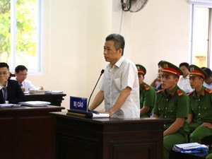 Bình Dương bác tin cựu Bí thư Bến Cát vào tù vì "thanh trừng nội bộ"