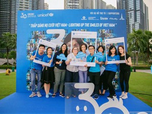 “Nụ cười Việt Nam” toả sáng trên tháp Landmark 81 truyền đi thông điệp hòa bình