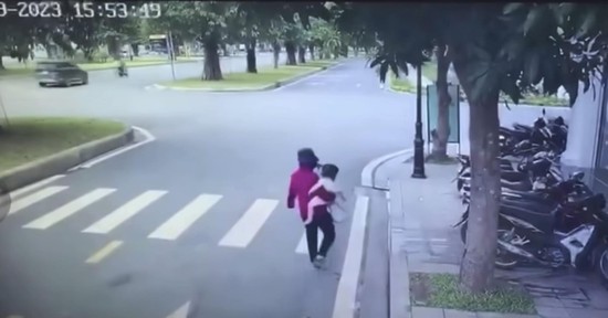 Quá trình gây án của nghi phạm bắt cóc rồi sát hại bé gái 21 tháng tuổi ở Hà Nội - Ảnh 1.
