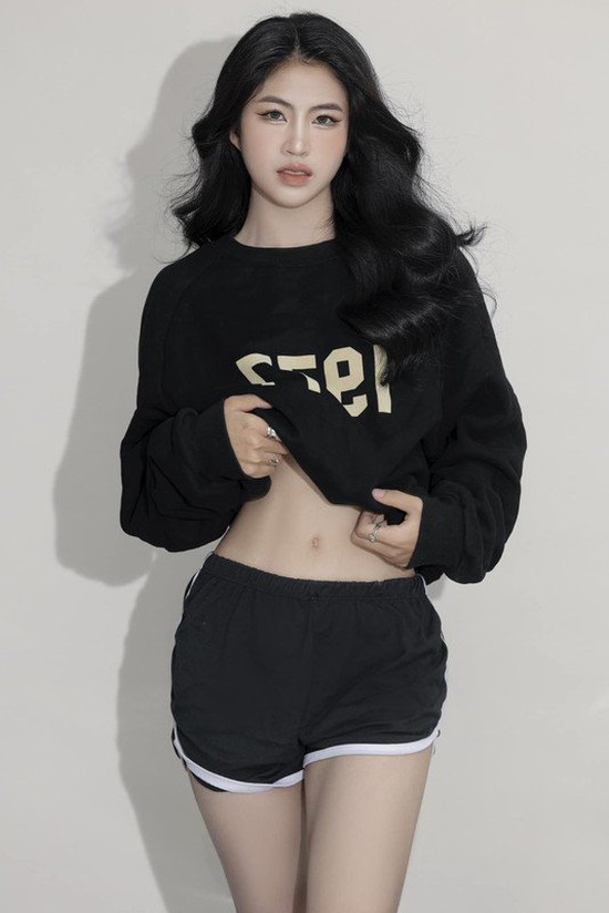 Thanh Nhã khoe chùm ảnh “nửa kín nửa hở”, fan ngẩn ngơ - Ảnh 5.