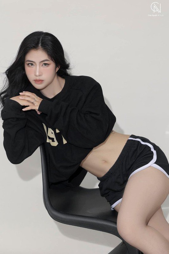 Thanh Nhã khoe chùm ảnh “nửa kín nửa hở”, fan ngẩn ngơ - Ảnh 8.