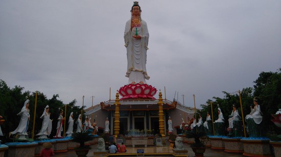 Trong 4 tượng Phật khổng lồ ở miền Tây, tỉnh An Giang có mấy tượng?