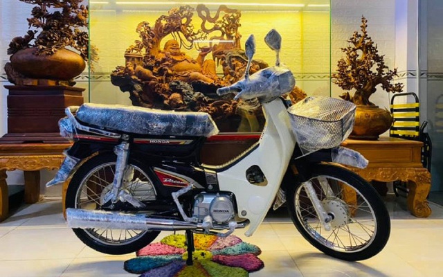 Chi tiết Honda Super Dream thế hệ đầu tiên lắp ráp tại Việt Nam  Xe máy