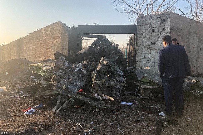 Máy bay rơi ở Iran khiến 176 người thiệt mạng: Boeing lại lao đao - Ảnh 6.