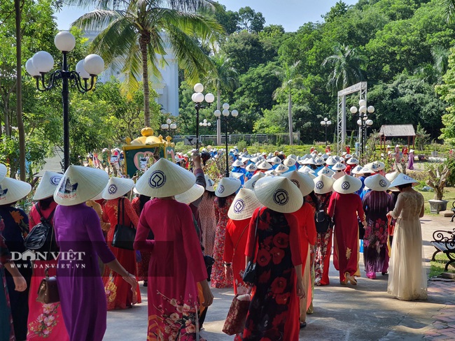 Hơn 3500 phụ nữ mặc áo dài tham dự chương trình &quot;Duyên dáng Hạ Long” - Ảnh 5.