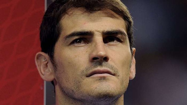 Casillas tiết lộ bất ngờ về mối quan hệ với &quot;cố nhân&quot; Mourinho - Ảnh 2.