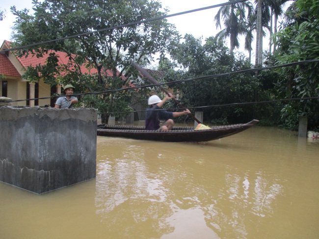 Ảnh: Sống chới với giữa biển nước ở Thừa Thiên Huế  - Ảnh 8.