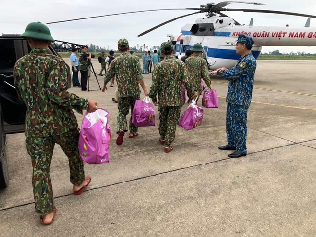 Sạt lở thủy điện Rào Trăng 3: Tiếp cận hiện trường nơi 13 người mất liên lạc, tìm đường vào nơi sạt lở - Ảnh 1.