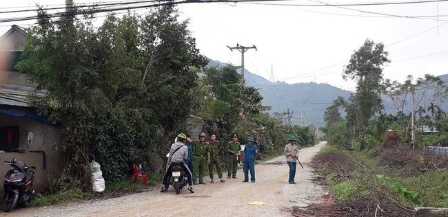 Sạt lở thủy điện Rào Trăng 3: Tiếp cận hiện trường nơi 13 người mất tích, tìm đường vào nơi sạt lở - Ảnh 2.