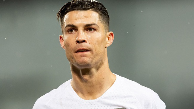 Tiết lộ lý do gây sốc khiến Cristiano Ronaldo nhiễm Covid-19 - Ảnh 1.