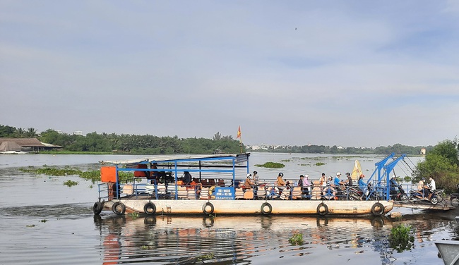 TP.HCM: chủ bến, thuyền viên bến khách ngang sông vi phạm quy định sẽ bị phạt tiền - Ảnh 1.