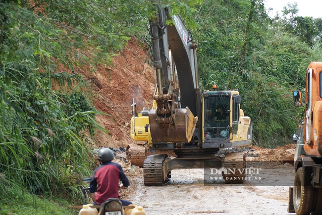 Toàn cảnh 2 điểm sạt lở cản trở đường vào sư đoàn 337 - Ảnh 8.