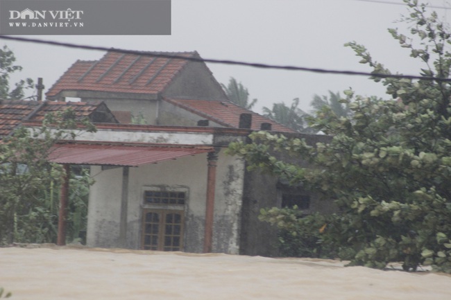 Quảng Bình: Hơn 100.000 nhà dân Quảng Bình đã ngập chìm trong lũ lịch sử - Ảnh 5.