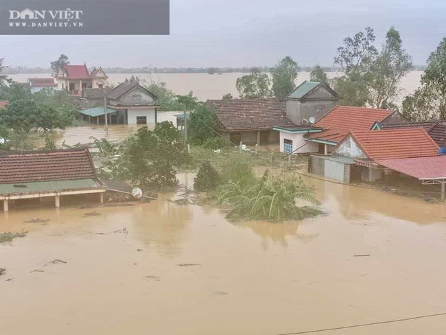 Quảng Bình: Hơn 100.000 nhà dân Quảng Bình đã ngập chìm trong lũ lịch sử - Ảnh 8.