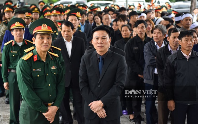 Những hình ảnh xúc động tại lễ viếng liệt sỹ đại tá Hoàng Mai Vui tại Thanh Hóa - Ảnh 2.