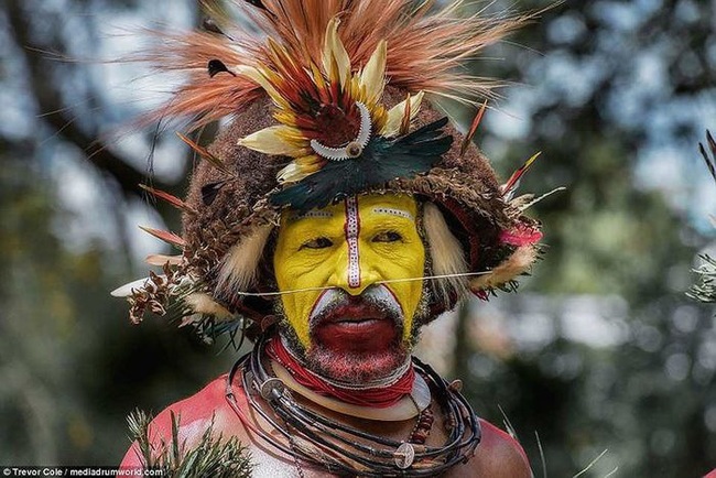 Bộ lạc bí hiểm và những tập tục kinh dị và ớn lạnh ở Papua New Guinea - Ảnh 8.
