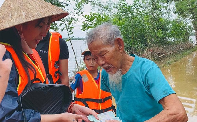 Người nổi tiếng làm từ thiện không sai luật  - Ảnh 4.