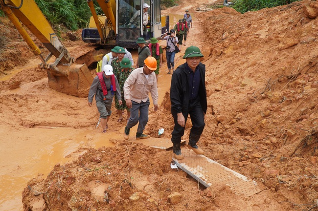 Tìm thấy thêm thi thể công nhân tại Rào Trăng 3, Bí thư TT-Huế đến hiện trường chỉ đạo đẩy nhanh tìm kiếm - Ảnh 5.