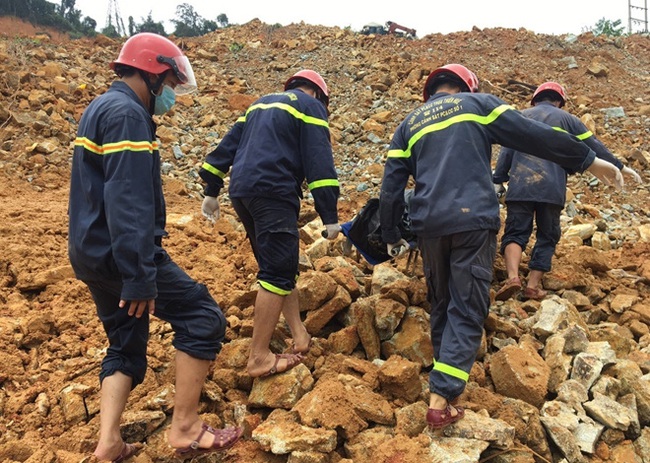 Tìm thấy thêm thi thể công nhân tại Rào Trăng 3, Bí thư TT-Huế đến hiện trường chỉ đạo đẩy nhanh tìm kiếm - Ảnh 3.