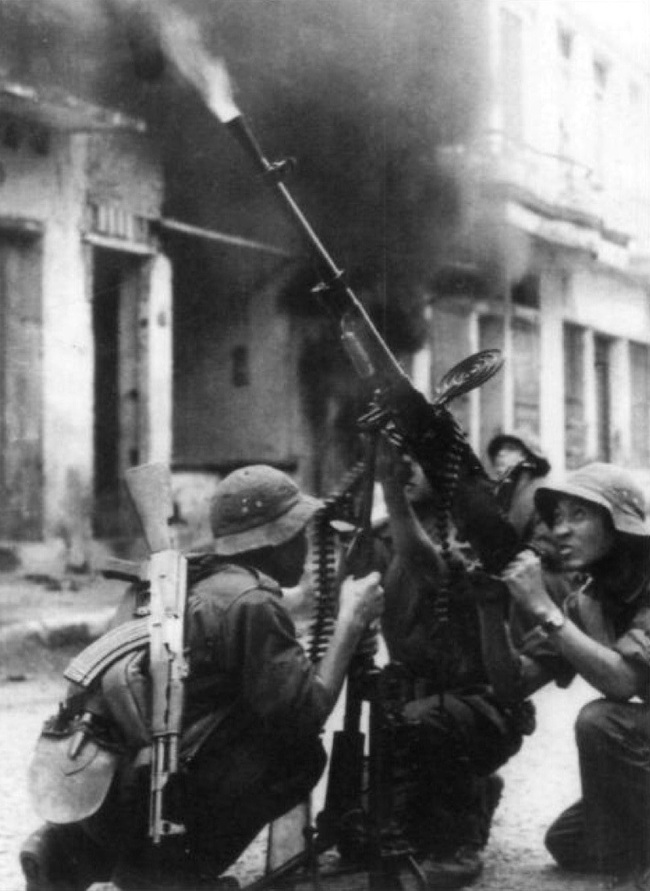 Khẩu súng máy cồng kềnh, cổ lỗ sĩ được Việt Nam dùng đánh Mỹ - Ảnh 6.