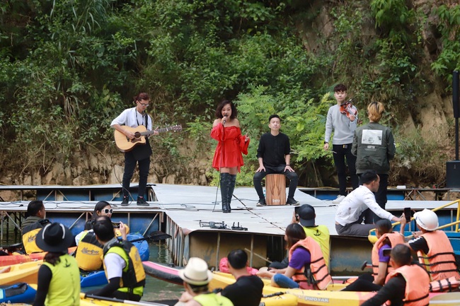 Hàng trăm người chinh phục hẻm Tu Sản Mèo Vạc tại lễ hội chèo ván Sup và Kayak  - Ảnh 7.