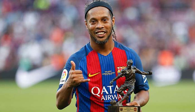 Ronaldinho dương tính với COVID-19 - Ảnh 1.