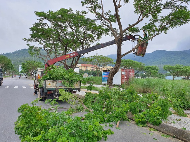 Đà Nẵng: Nắng ráo trước khi bão số 9 đổ bộ, người dân lo lắng - Ảnh 2.