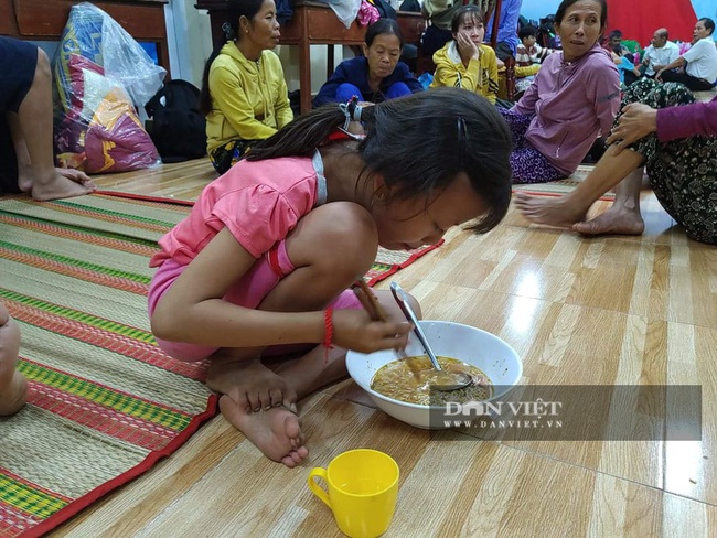 CẬP NHẬT bão số 9 - Molave: Quảng Ngãi bắt đầu mưa to, gió lớn - Ảnh 1.